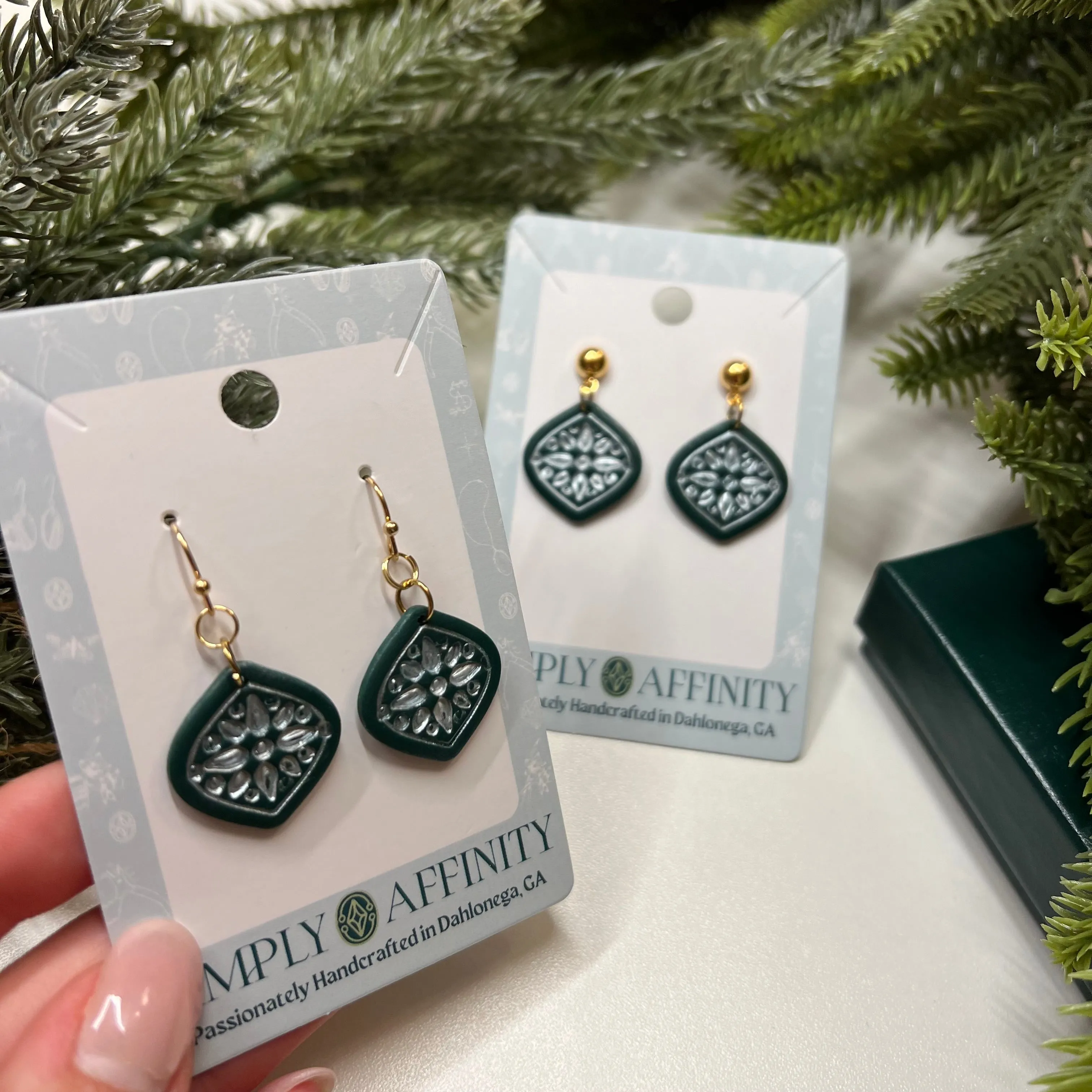 Mandala Imprint Ornament Earrings in Green & Pearl