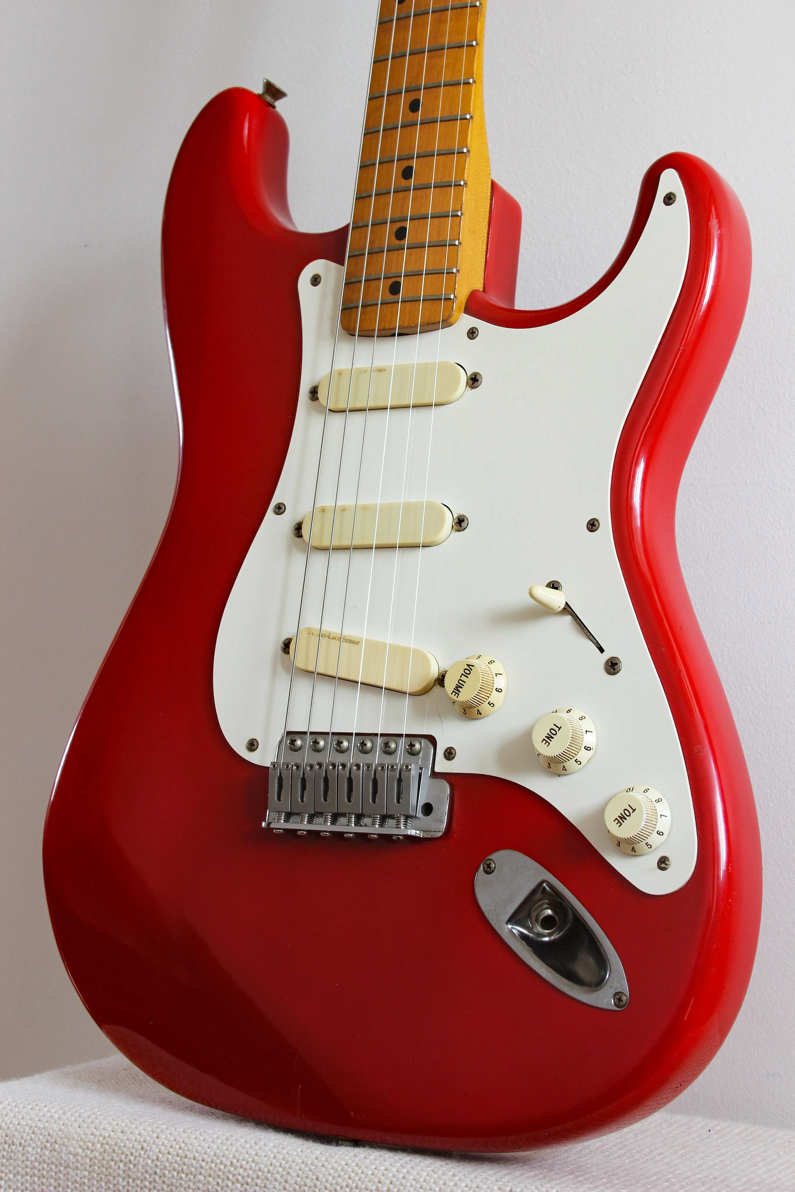 Used Fender Lace-Sensor Stratocaster Fiesta Red 1990