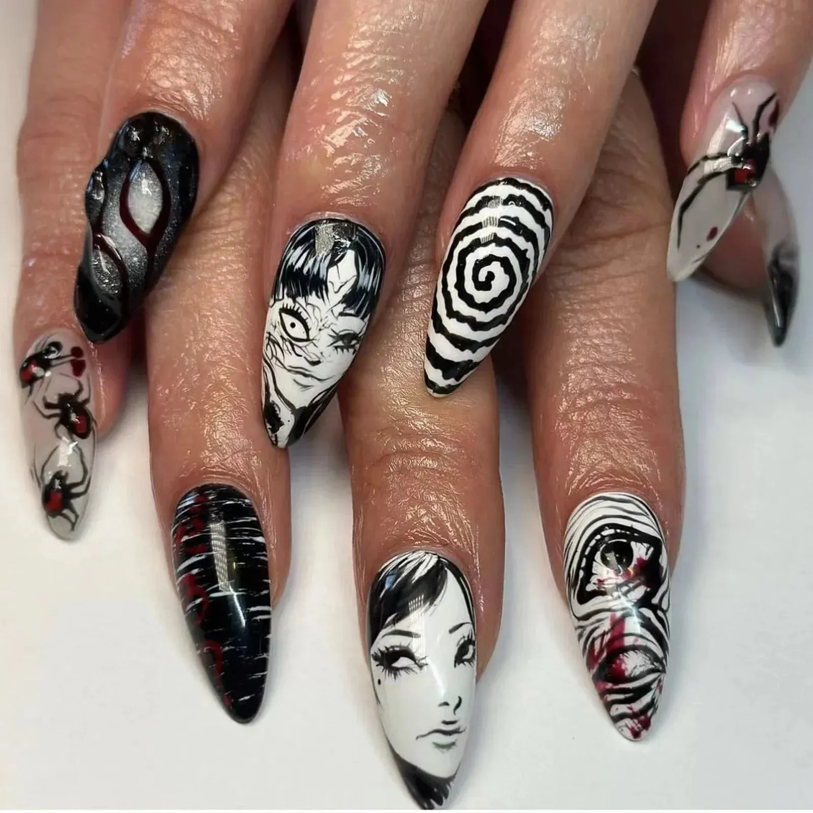 Wenkouban-Helloween sminken 24Pcs Horror Comic Tomie Press on Nails Almond Glossy Black Japanese Anime Nails Reusable Halloween False Nail Tips for Girls